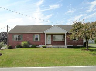 210 Snyder Rd, Ephrata, PA 17522