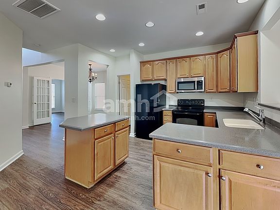 4th image of 1039 Canopy Dr