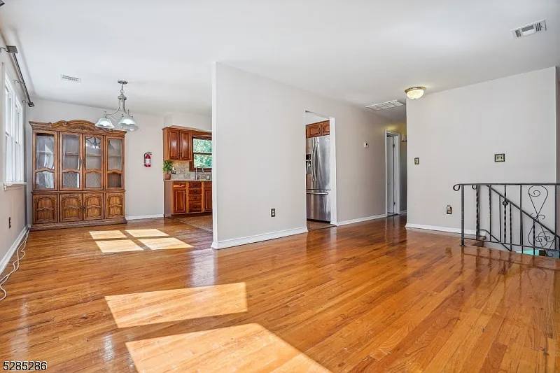 4 bed, 2.0 bath, $4,200 — Photo 2