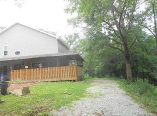 1121 Lawn Lane St, Ramsey, IL 62080