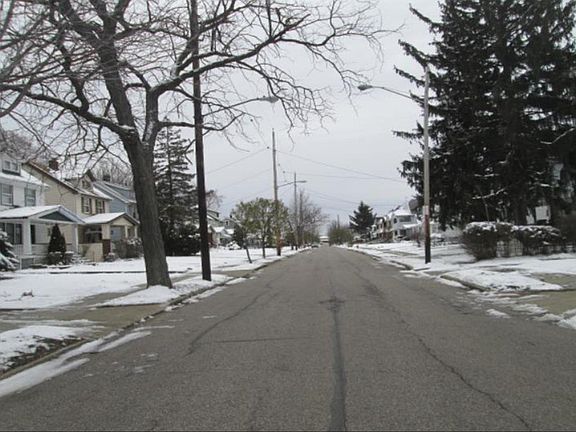 5th image of 3193 E 119th St