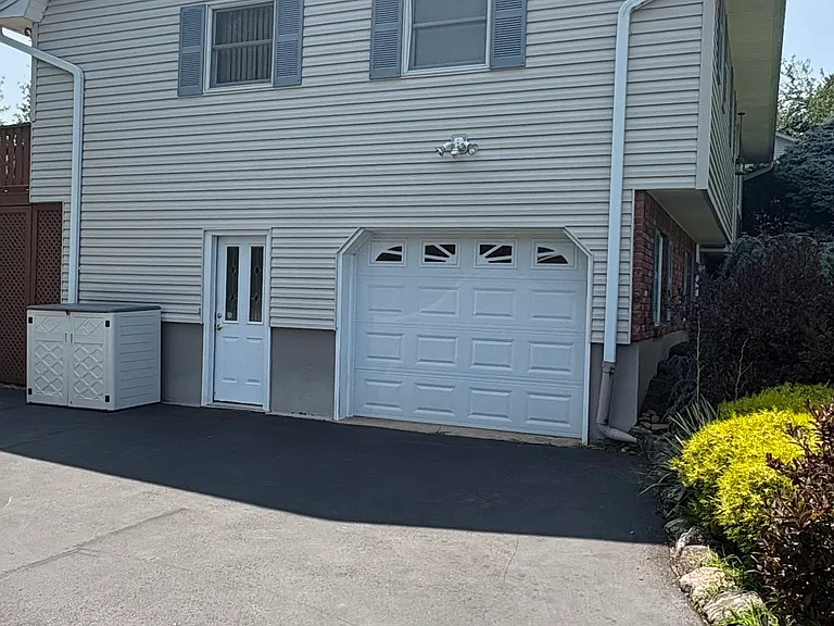 254 Manor Blvd — Photo 3