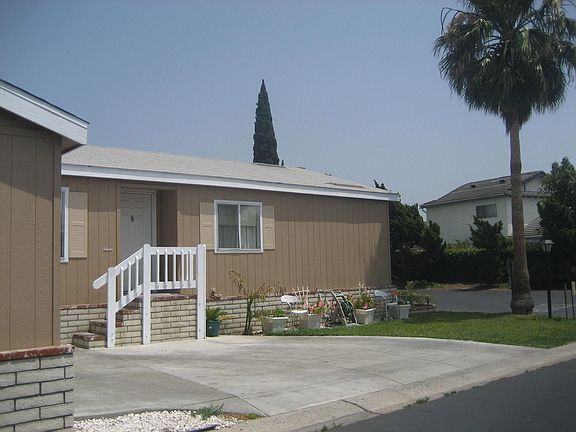 2nd image of 320 N Park Vista St Spc 60