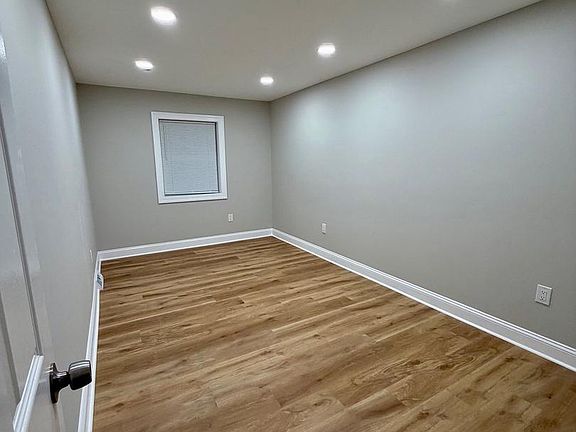 5th image of 2 Yale Rd