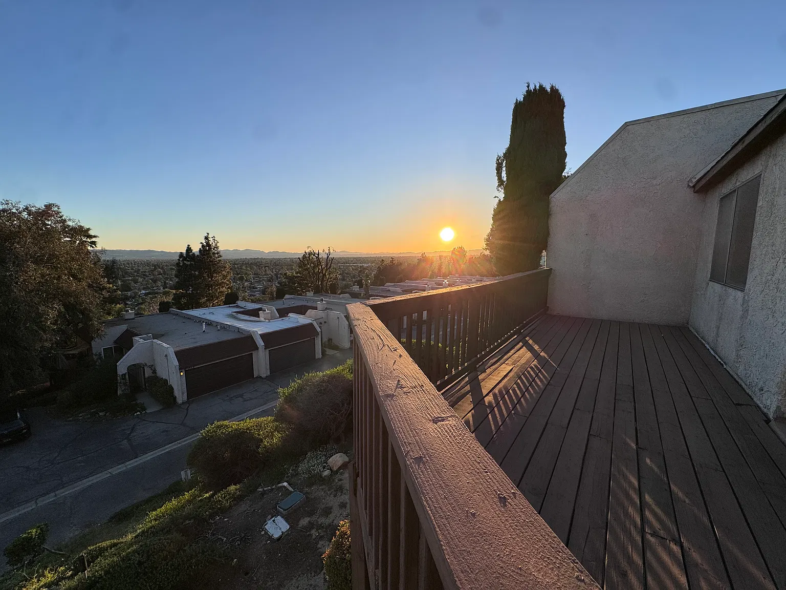 2 bed, 2.5 bath, 1375 sqft, $3,850 — Photo 2