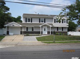 437 Clocks Blvd, Massapequa, NY 11758