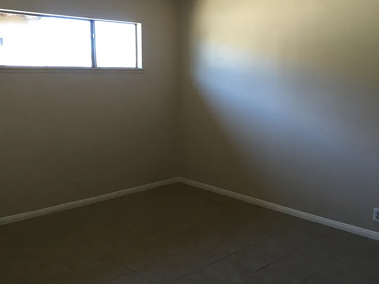 1112 N Jones Blvd #D — Photo 3