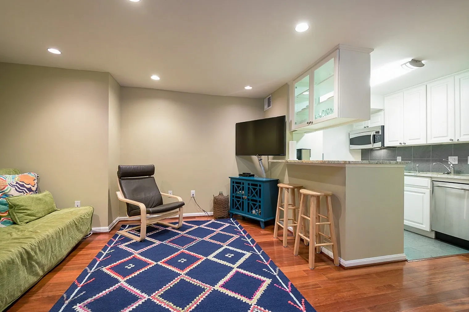 1 bed, 1.0 bath, 8072 sqft, $2,954 — Photo 1
