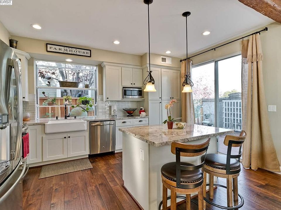 2nd image of 36810 Papaya St