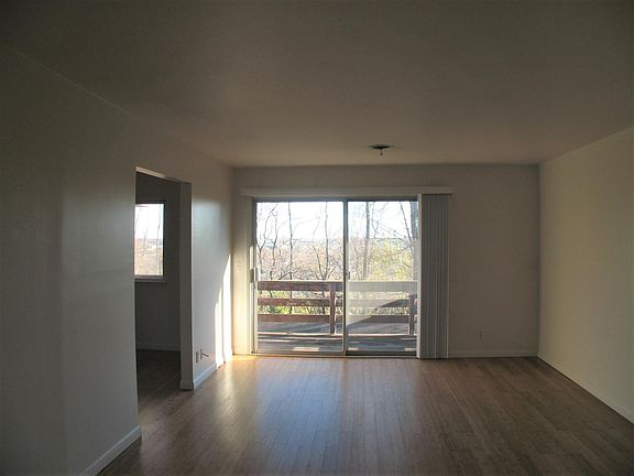 2nd image of 1116 W Moss Ave #C15