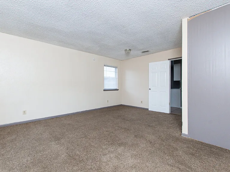 1520 McCarthy Ave — Photo 11