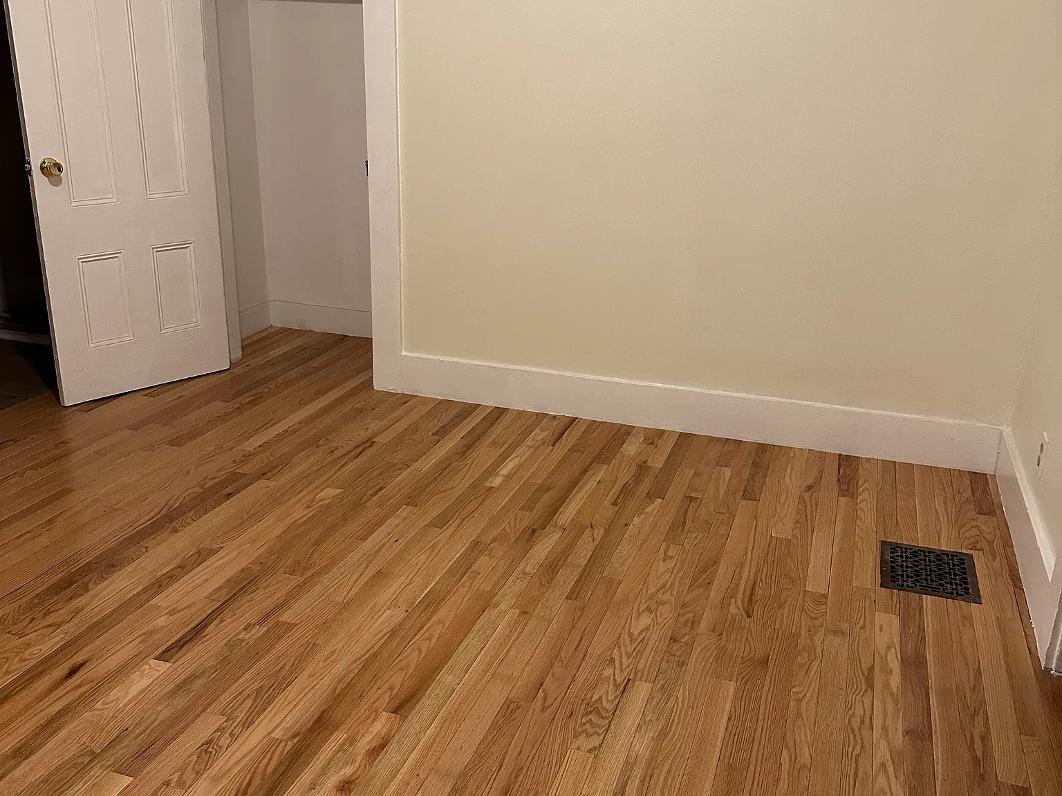 3 bed, 1200 sqft, $2,900 — Photo 4