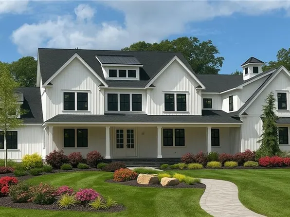 35 Wintergreen Way, Glocester, RI 02814