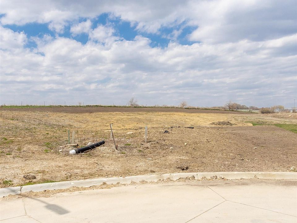 2nd image of 228 Willow Oak Dr