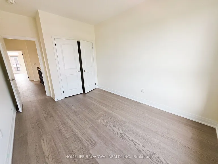 51 Mumbai Dr — Photo 28