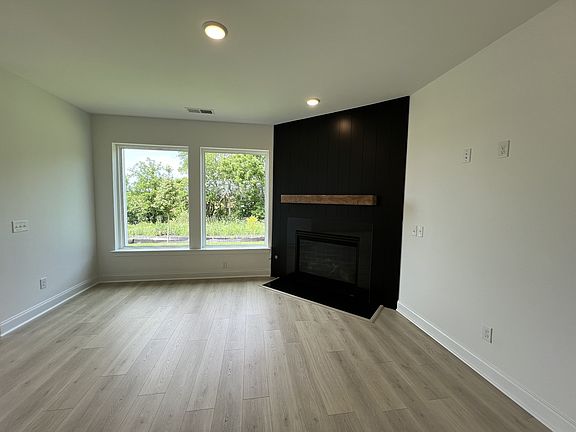 4th image of 1137 Linn Cove Ct Lot 34