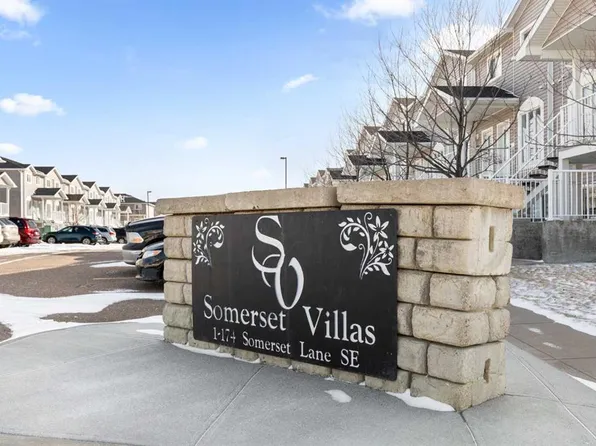 111 S Somerset Ln SE, Medicine Hat, AB T1B 0E8