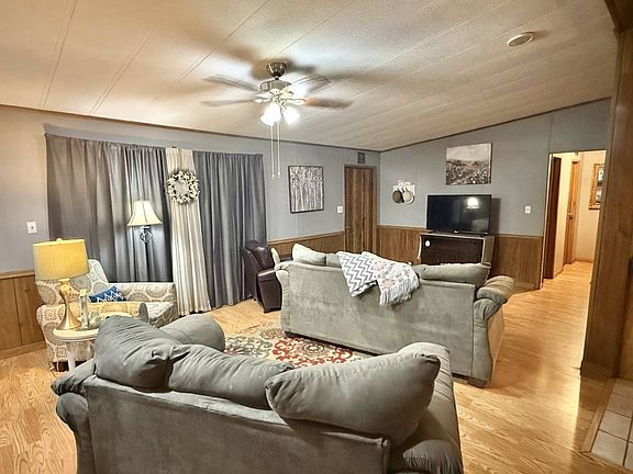 3rd image of 684 Crossroads Church Rd