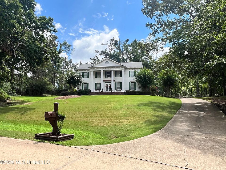 1st image of 787 Shady Oaks Cir