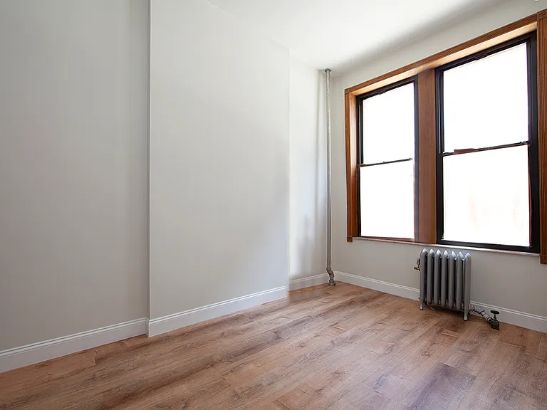 46 E 7th St #11 — Photo 4