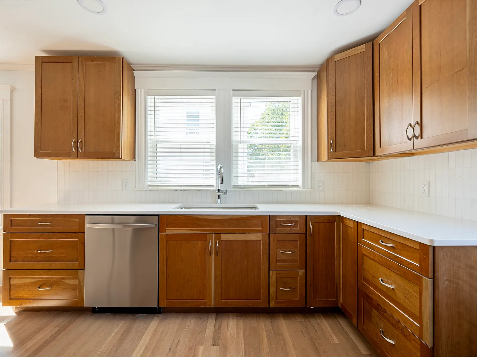 2 bed, 1212 sqft, $3,300 — Photo 2