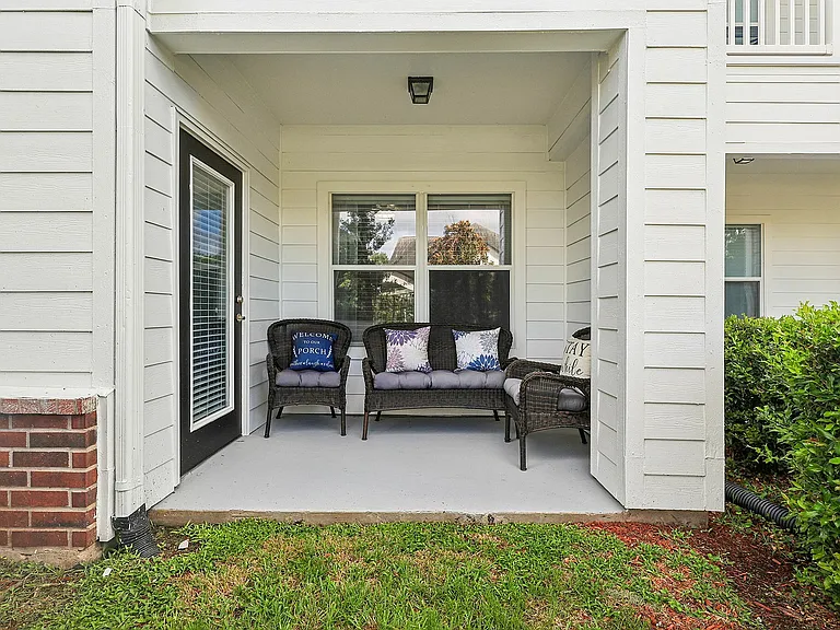 C1LG Patio