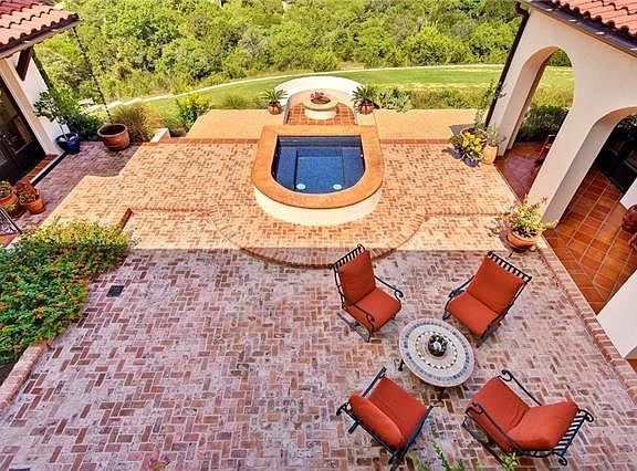 3rd image of 15605 Gavilan Cir