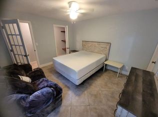 1600 Crandon Ave, Mangonia Park, FL 33407
