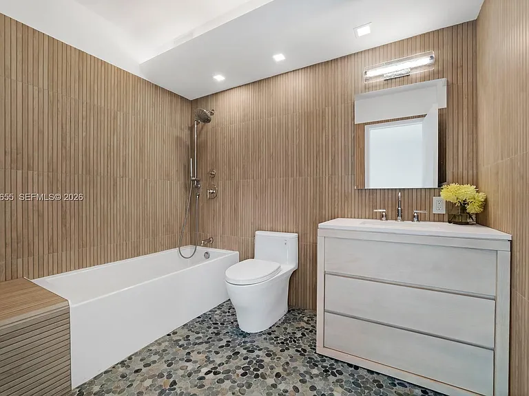 5801 Collins Ave #1200 — Photo 50