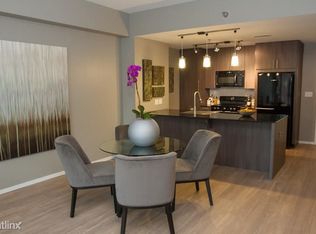 230 W Scott St, Chicago, IL 60610