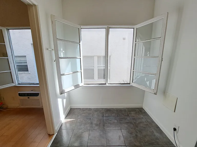 839 Parkman Ave — Photo 7