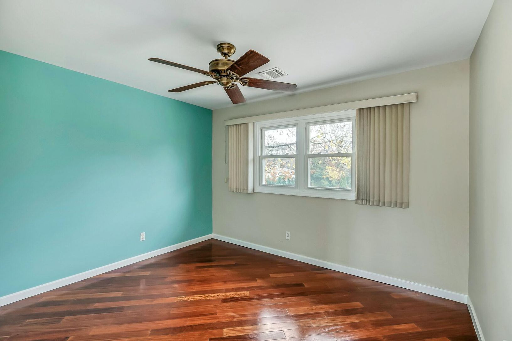  GUEST BEDROOM 2