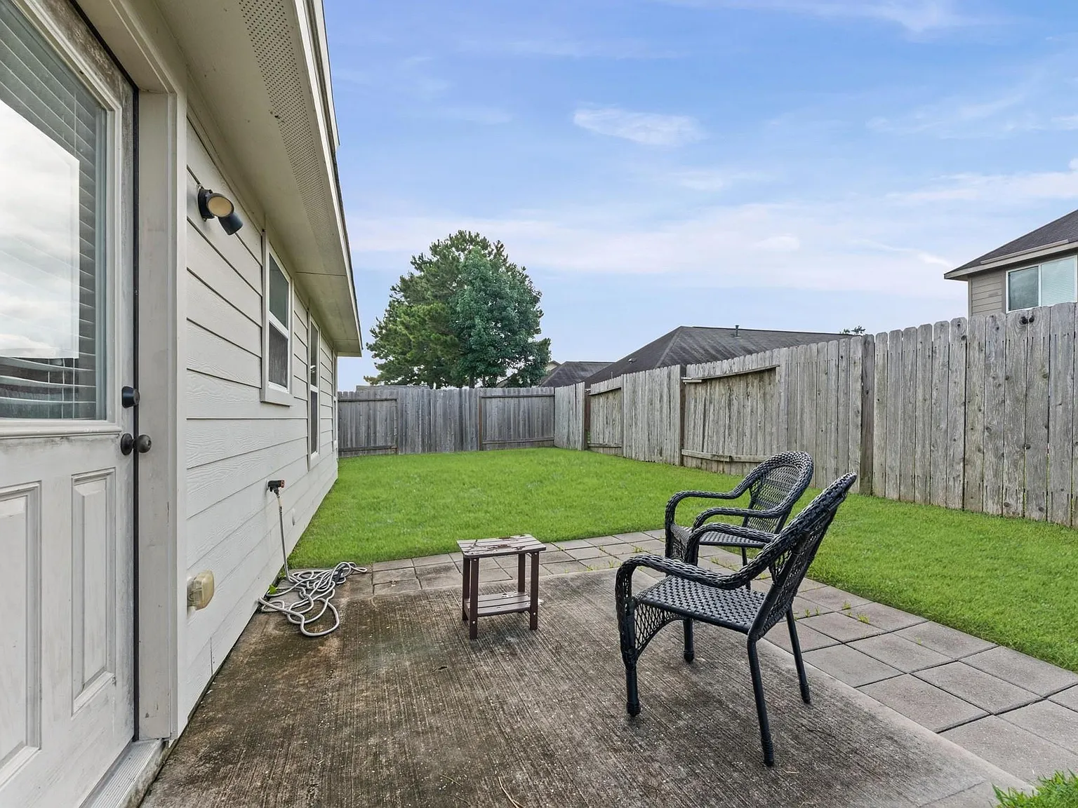 3 bed, 2.0 bath, 1395 sqft, $1,990 — Photo 4