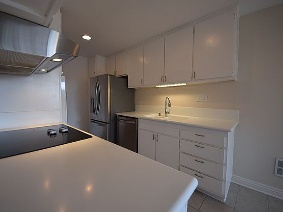 3rd image of 5900 Canterbury Dr APT A319
