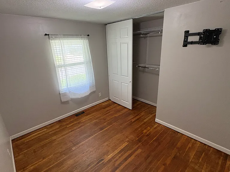 921 Gustane Dr — Photo 3