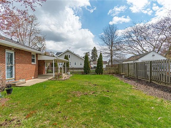 3rd image of 2544 Ardwell Ave
