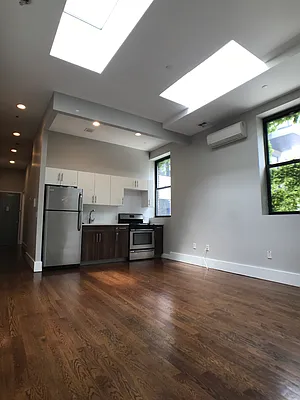 Rented by City Vista Inc | media 28