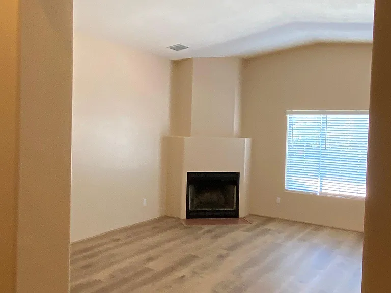 3041 E Loretta Dr — Photo 12