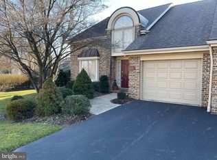 235 Willow Valley Dr, Lancaster, PA 17602