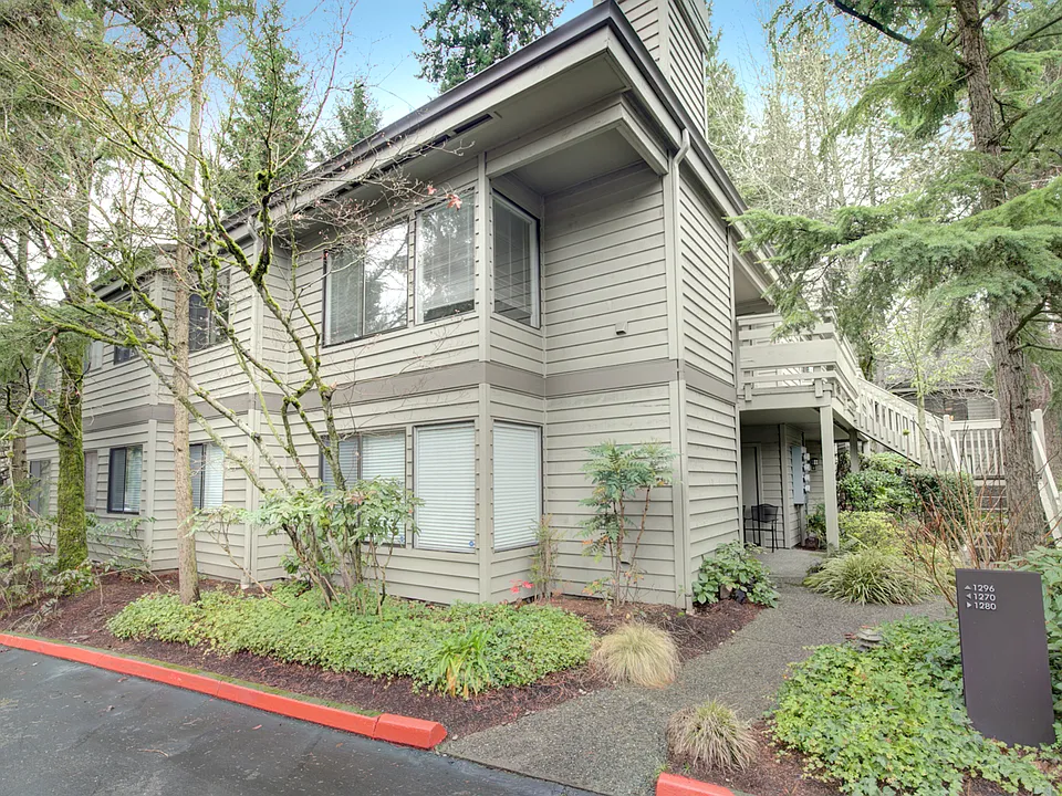 1270 Bellevue Way NE