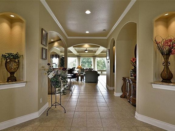 5th image of 105 Old Settlers Dr