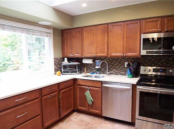 5th image of 1 Dogwood Ct