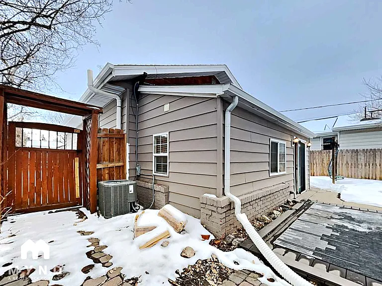 4465 N Meade St — Photo 24