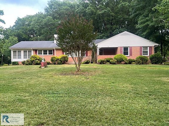 2nd image of 213 Cambridge Dr
