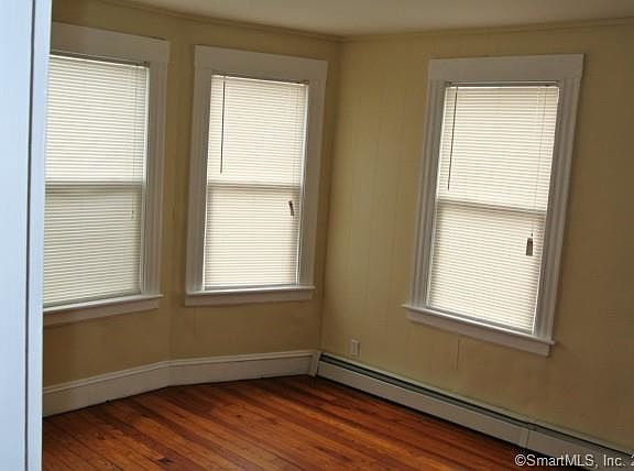 4th image of 19 Waldorf Ave #2