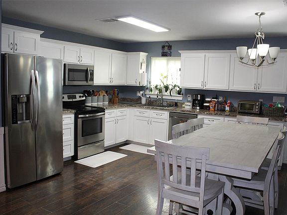 5th image of 402 Cleveland St