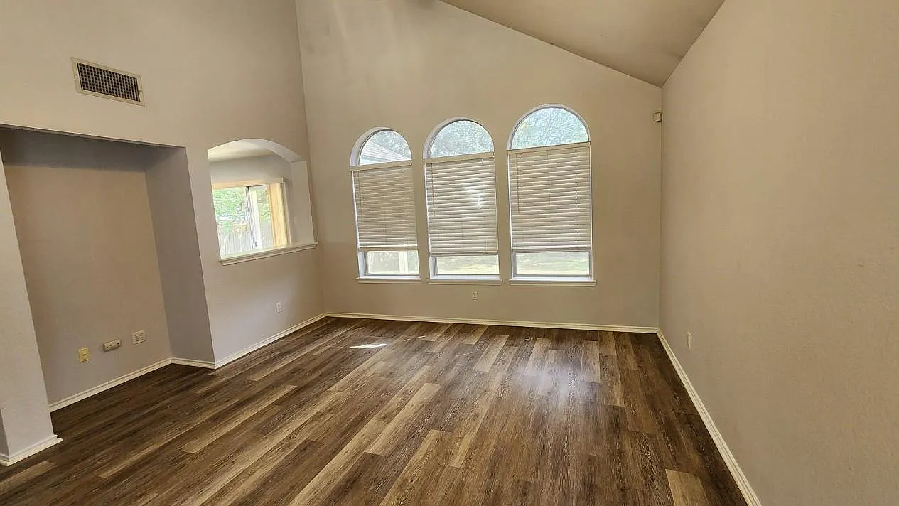 3 bed, 2.5 bath, 1406 sqft, $1,995 — Photo 4