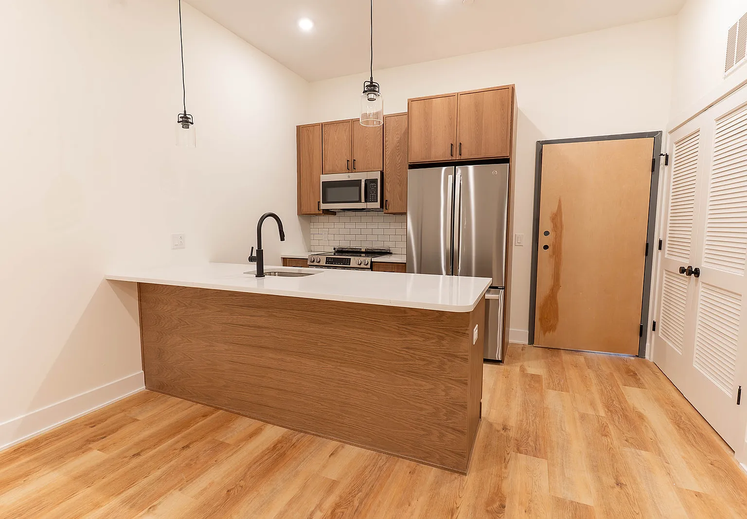 3 bed, $3,150 — Photo 1