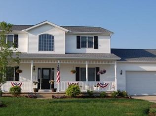 420 Creekside Rd SE, New Philadelphia, OH 44663