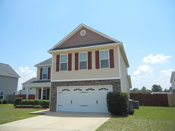 3rd image of 2115 Queen Elizabeth Ln